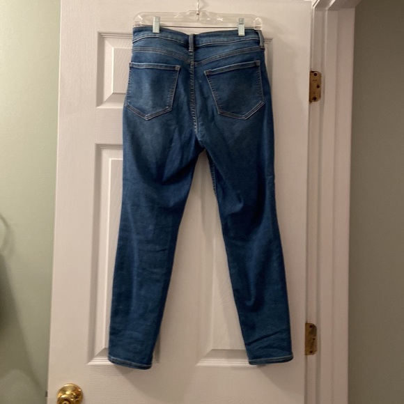 Old navy rockstar jeans - Picture 5 of 5